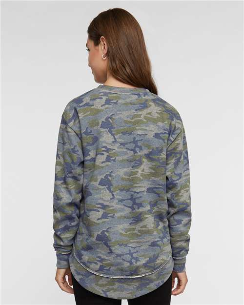 LAT 3525 Women's Weekend Crewneck Sweatshirt in Vintage Camo