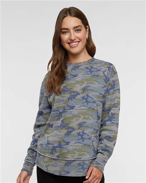 LAT 3525 Women's Weekend Crewneck Sweatshirt in Vintage Camo