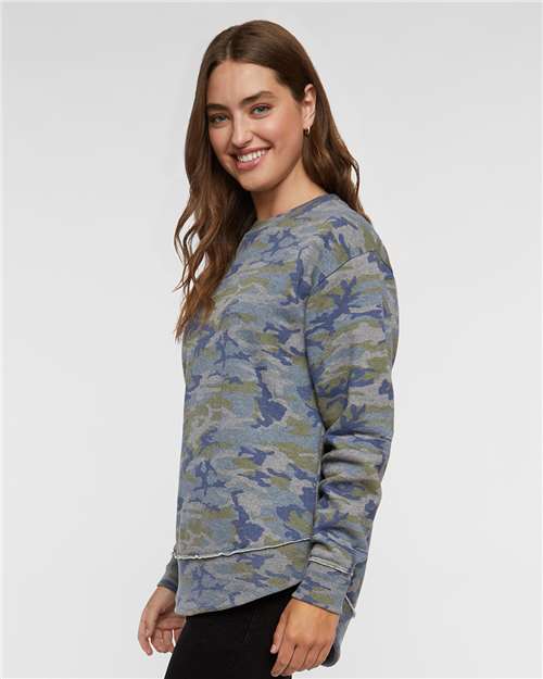 LAT 3525 Women's Weekend Crewneck Sweatshirt in Vintage Camo